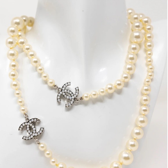 Chanel CC Pearl Long Necklace - Picture 2 of 4
